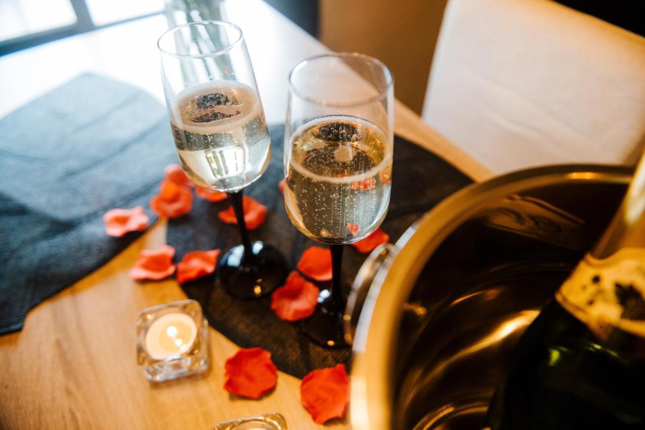 La Suite Romantique Avec Jacuzzi Au Coeur De Perpignan Exteriör bild