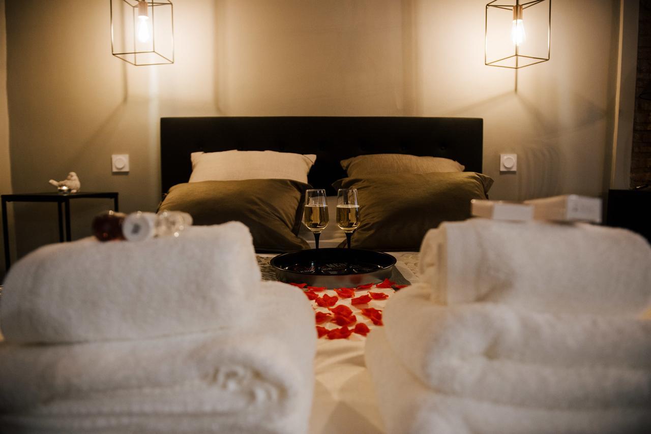 La Suite Romantique Avec Jacuzzi Au Coeur De Perpignan Exteriör bild