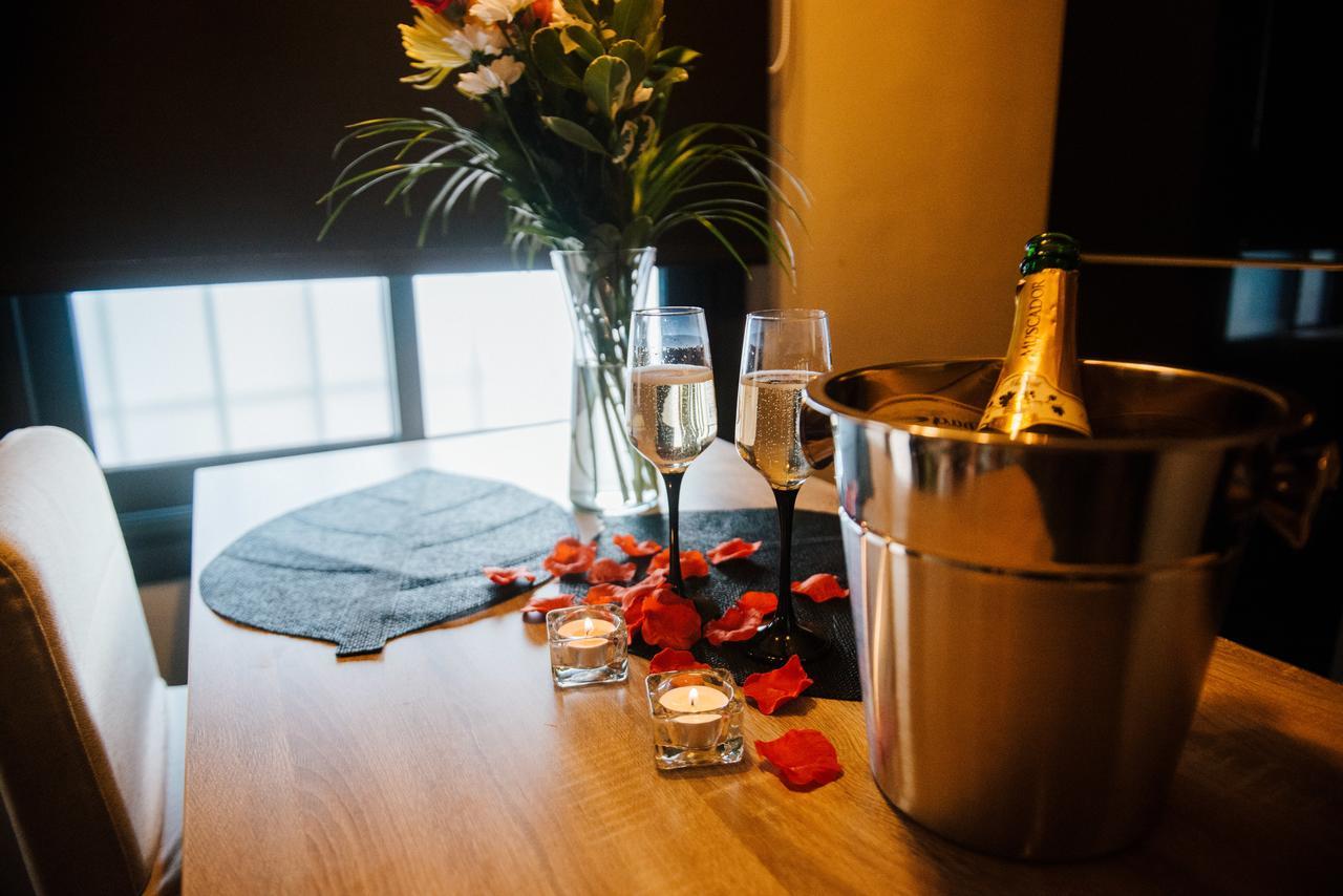 La Suite Romantique Avec Jacuzzi Au Coeur De Perpignan Exteriör bild